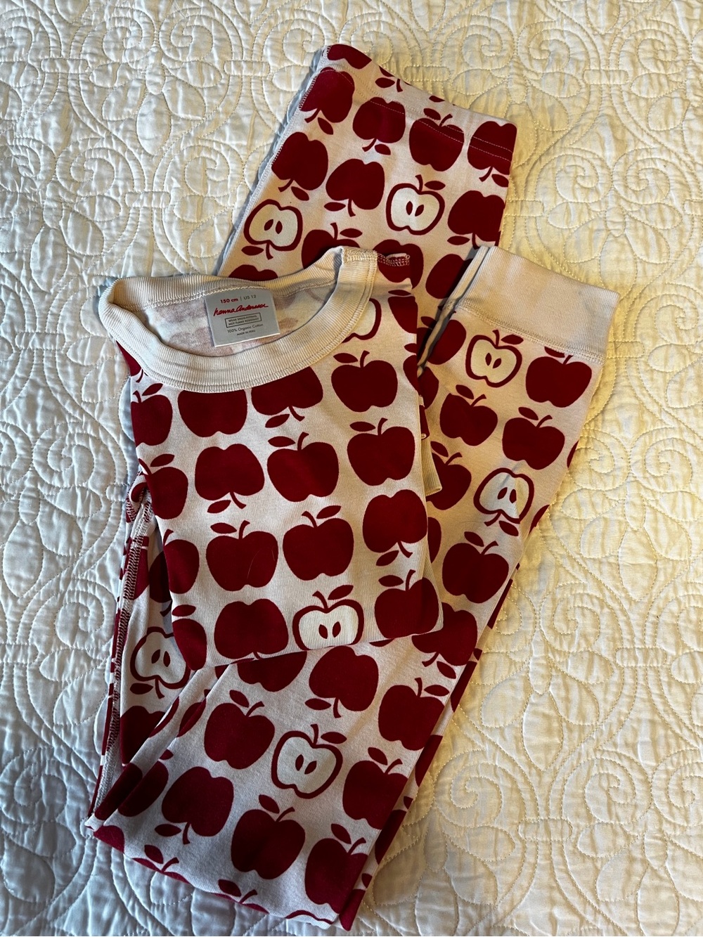 Hanna Andersson Size 12 (150 cm) Red & White Apple Print Kids Pajamas. Like New.